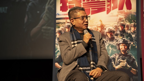 (交流活动主持人 侯克明教授)(《特警队》导演 丁