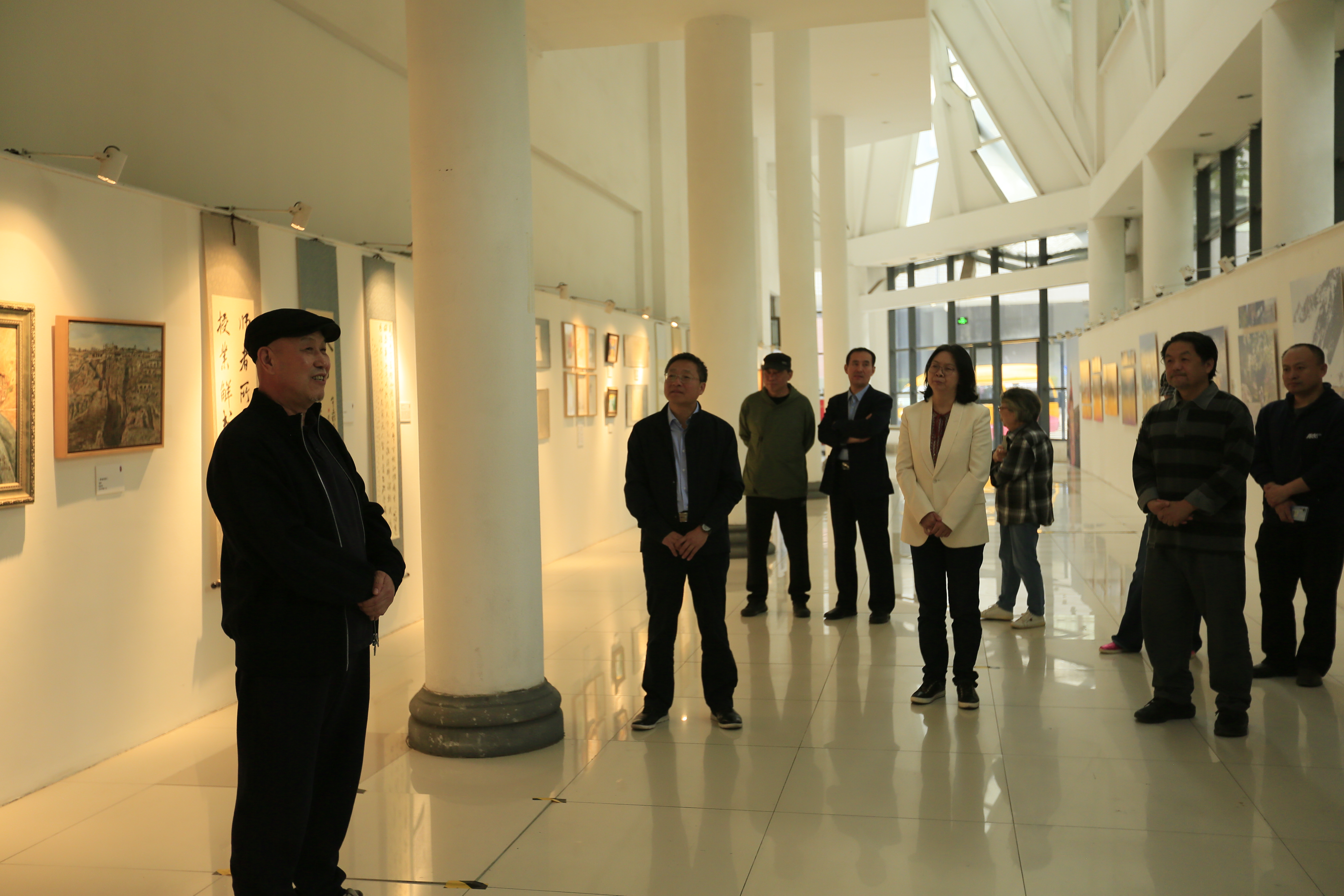 北京电影学院举办庆祝新中国成立75周年教职工书画展