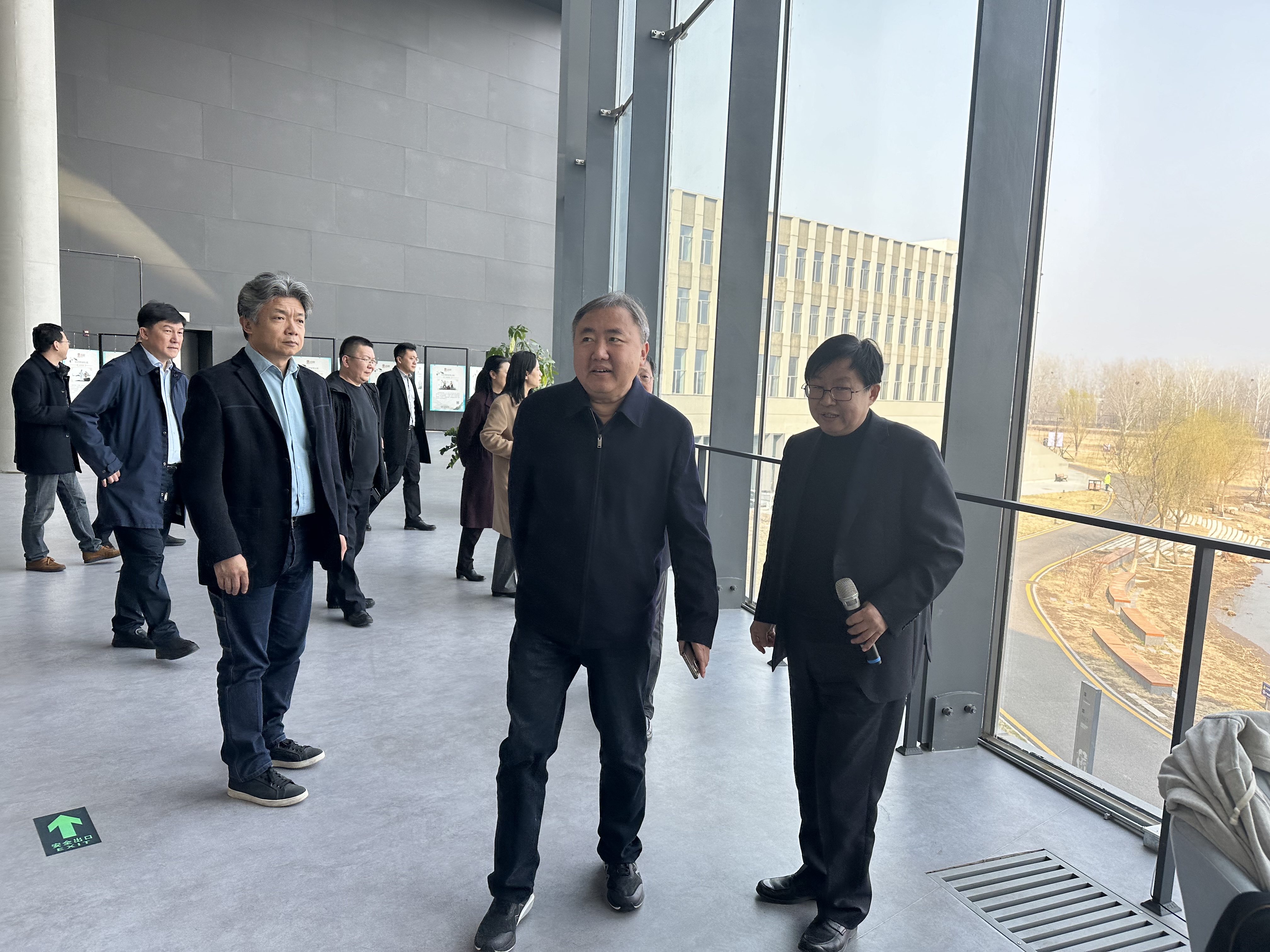 市教委市财政局领导调研我校怀柔校区