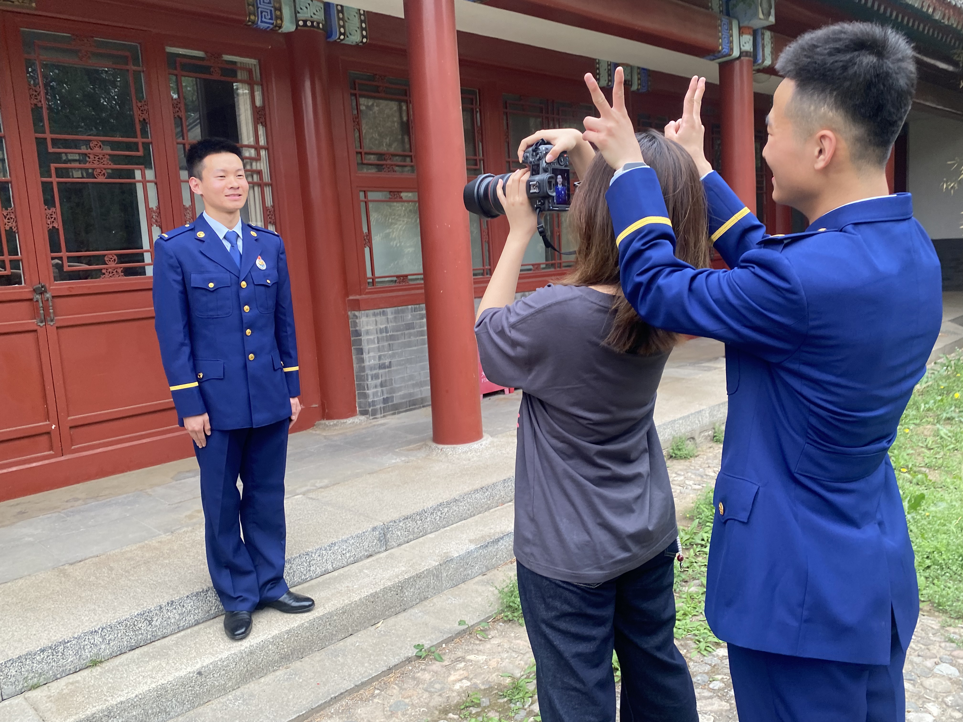 摄影学院师生前往北京鹫峰森林消防中队开展党团日活动-北京电影学院